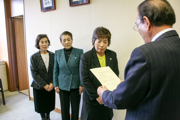 五戸町無形民俗文化財「田植え・田の草取り唄と踊り」保持団体　五戸町連合婦人会